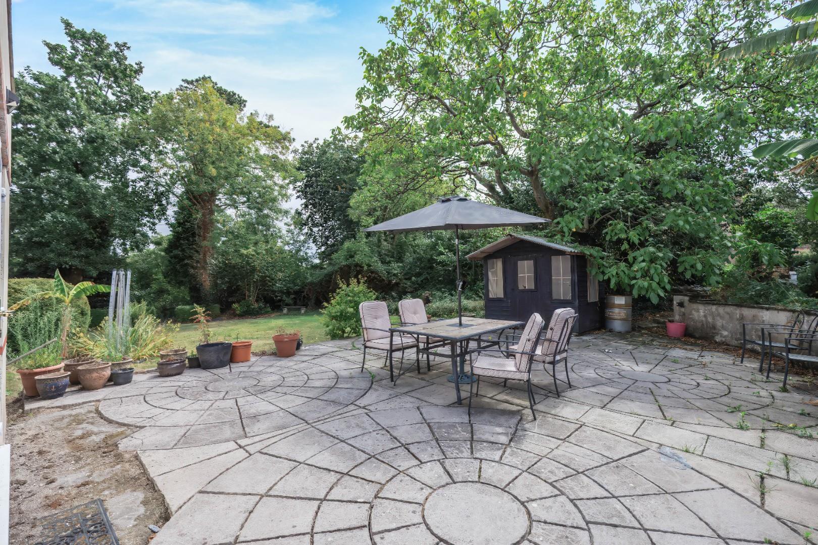 Downside House, Cattery & Equestrian Facilities, Sully Road, Penarth, CF64 2TR